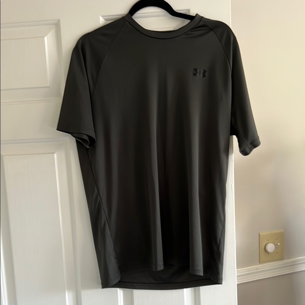 Under Armour Black Short Sleeve Tee
